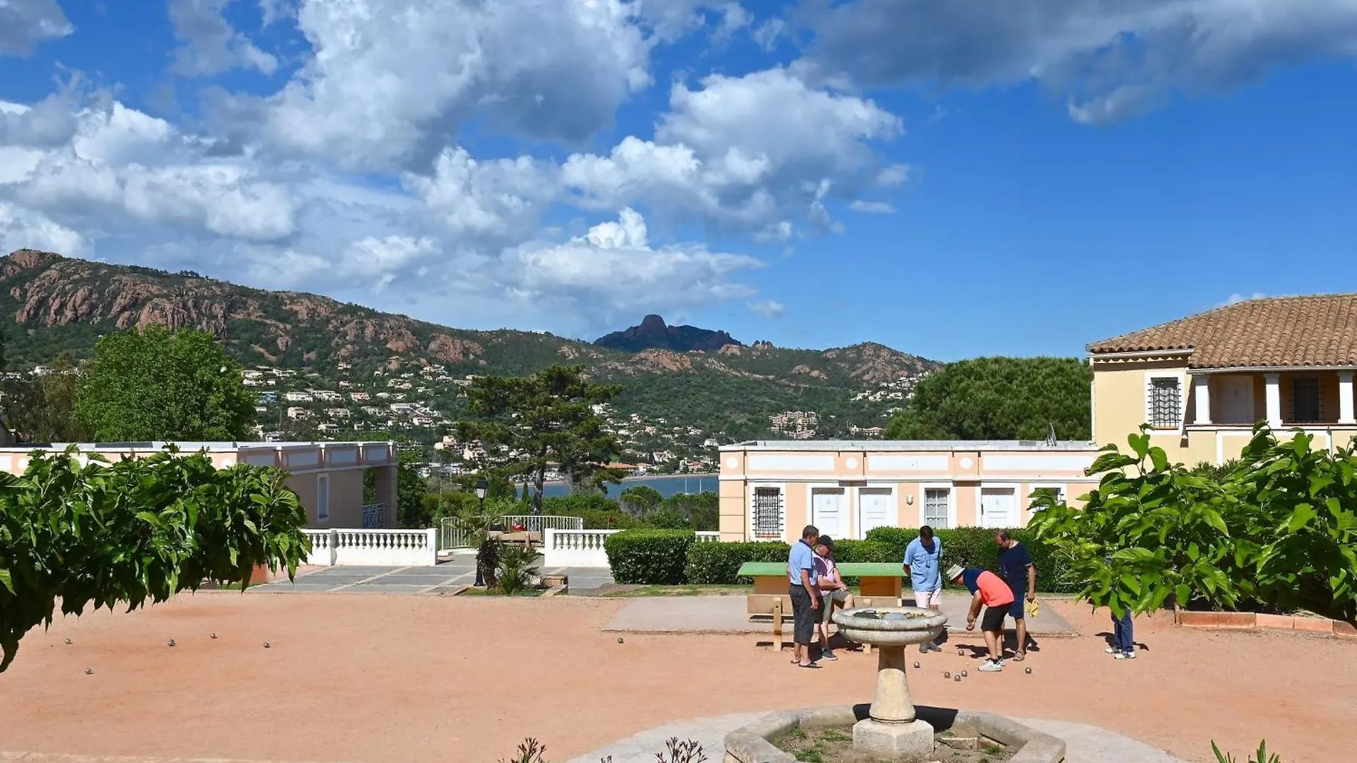 Apartment Village Cap Esterel - Le Village-82 By Interhome Saint-Raphaël